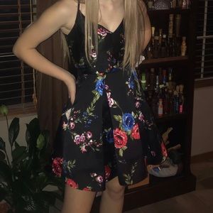 Semi formal. Party dress. Prom dress. Black floral lace back. Size 3